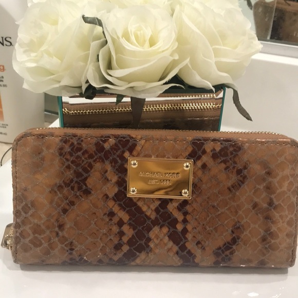 Michael Kors snake hobo handbag & matching wallet - Picture 6 of 7